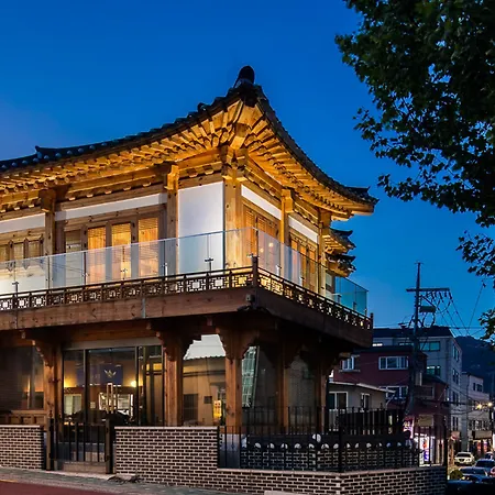 Ihwahanok Sajikru